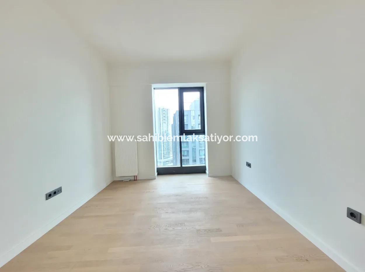 4+1 Mieterlose Wohnung Im 20. Stock Zum Verkauf Im Loft-Komplex Beytepe İncek Bulvar
