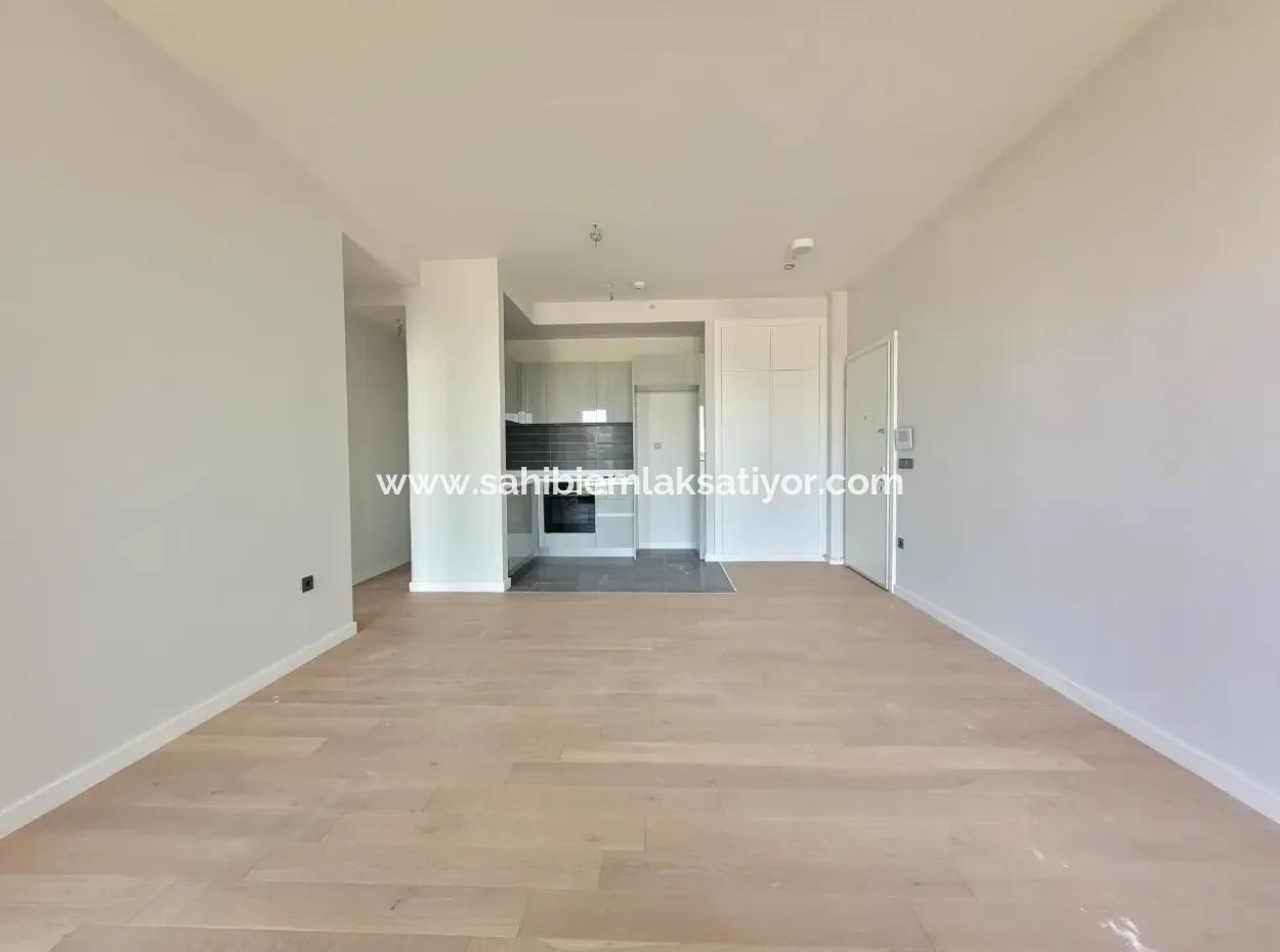 Beytepe İncek Bulvar Loft Zu Vermieten 2+1 68M² 21. Stock Boulevard Fassade Wohnung