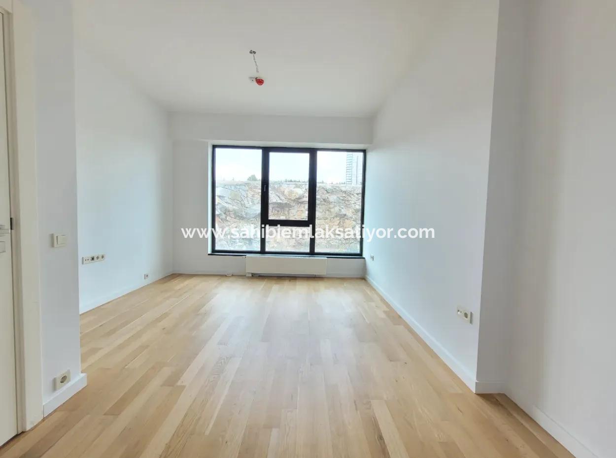 Leerstehendes İncek Loft Zum Verkauf 2+1 Maisonette-Wohnung Mit Stadtblick Im 1. Stock