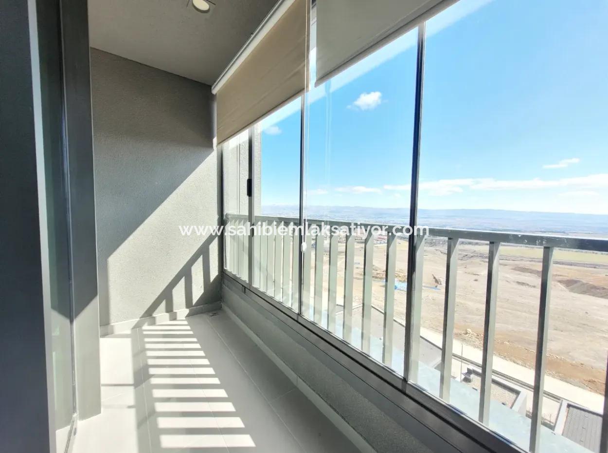 Leeres İncek Loft 1+1  Wohnung Im 11. Stock Mit Seeblick Zu Vermieten