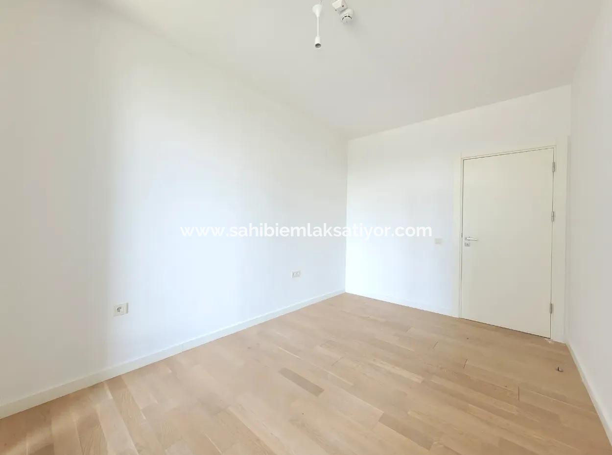 İncek Loft Zum Verkauf 3.5+1 140 M² Wohnung Mit Landschaftsfassade Im 3. Stock