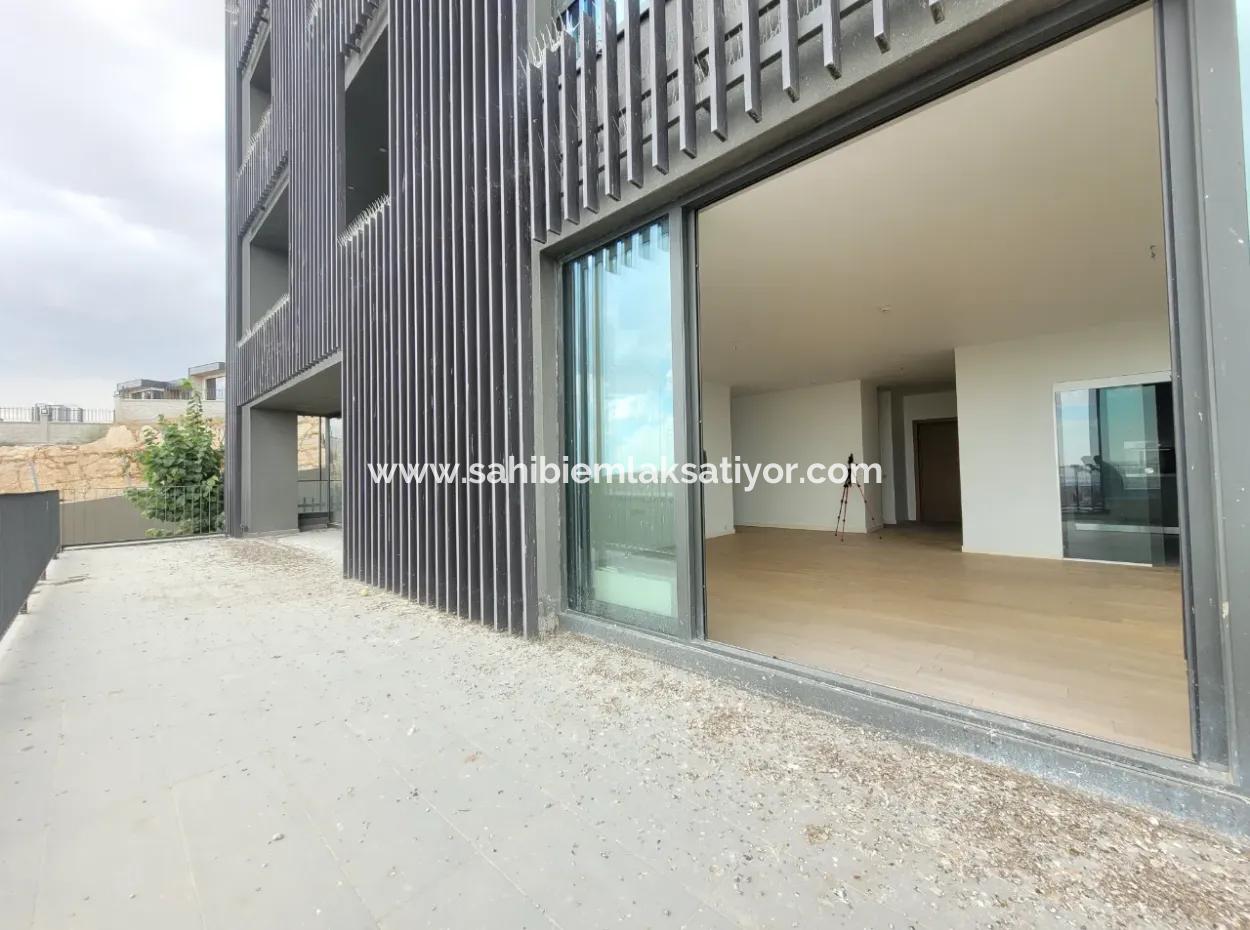 Leeres İncek Loft Zum Verkauf Terrasse 4+1 Blick Auf Mogan 146 M² Wohnung Im 1. Stock