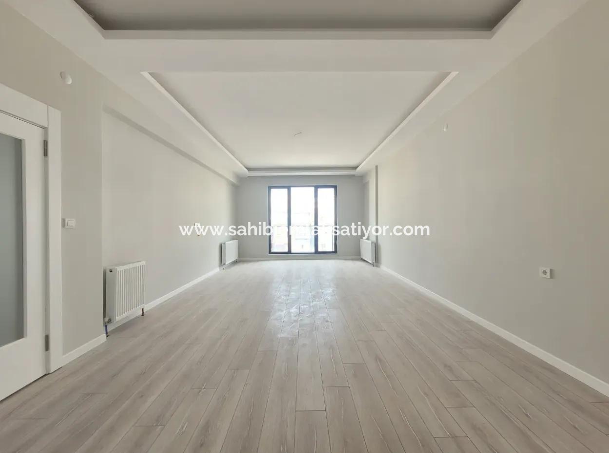 Geeignet Für Staatsbürger. Luxuriöse 200 M² Große Wohnung Im Mittleren Stockwerk Mit Parkblick Im Viertel Bahçelievler, Gölbaşı, Ankara Zu Verkaufen.