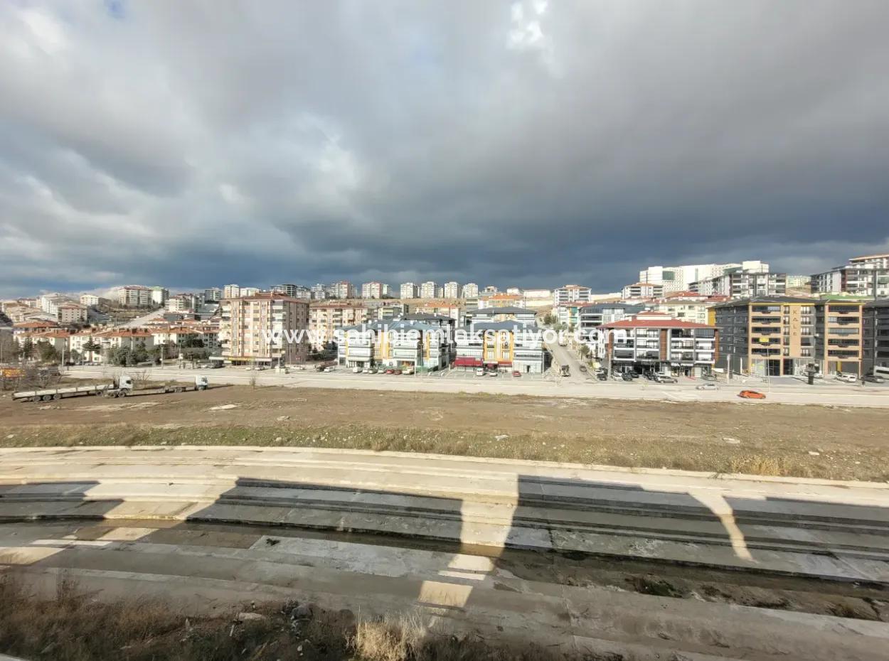 Geeignet Für Staatsbürger. Luxuriöse 200 M² Große Wohnung Im Mittleren Stockwerk Mit Parkblick Im Viertel Bahçelievler, Gölbaşı, Ankara Zu Verkaufen.