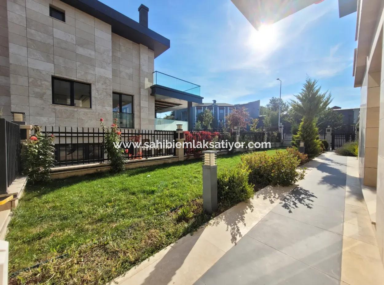 Luxus-Doppelhaus Zum Verkauf Auf Einem 730 M² Großen Grundstück In İncek 4+2 İncek Mahallesi, Gölbaşı, Ankara, Türkei