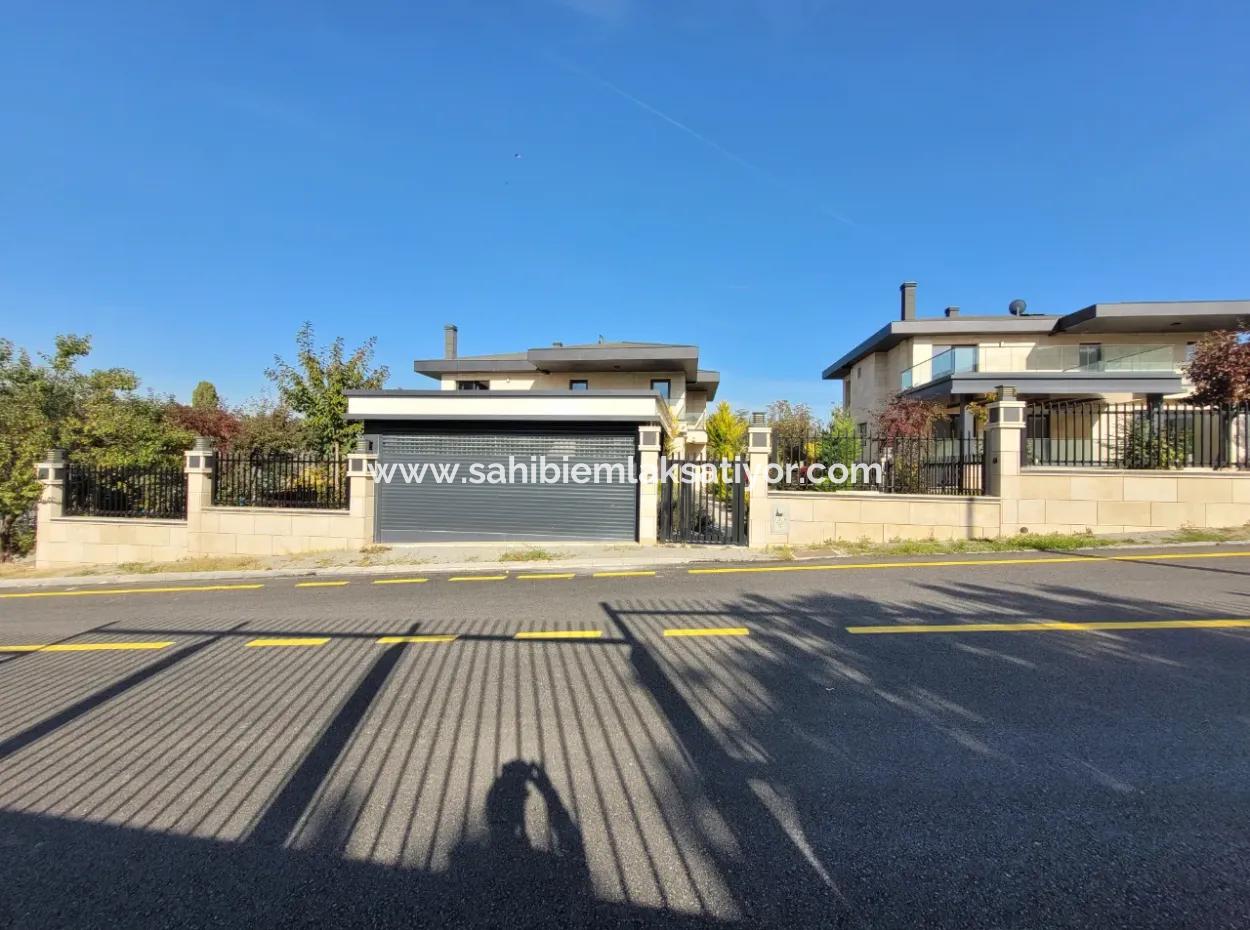 Luxus-Doppelhaus Zum Verkauf Auf Einem 730 M² Großen Grundstück In İncek 4+2 İncek Mahallesi, Gölbaşı, Ankara, Türkei