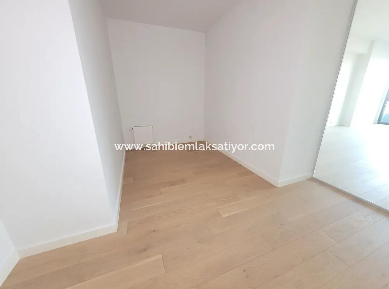 2,5+1 Mieterlose Wohnung Mit Blick Auf Die Landschaft Zum Verkauf Im İncek Loft-Komplex