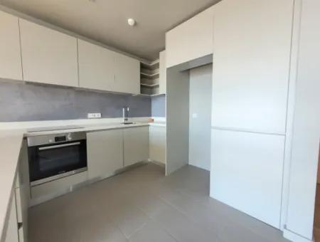 Leeres İncek Loft 1+1  Wohnung Im 11. Stock Mit Seeblick Zu Vermieten