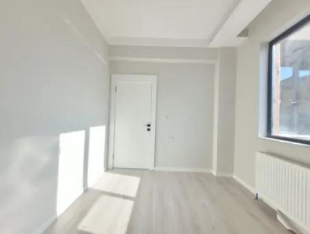 Geeignet Für Staatsbürger. Luxuriöse 200 M² Große Wohnung Im Mittleren Stockwerk Mit Parkblick Im Viertel Bahçelievler, Gölbaşı, Ankara Zu Verkaufen.