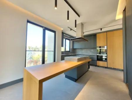 Luxus-Doppelhaus Zum Verkauf Auf Einem 730 M² Großen Grundstück In İncek 4+2 İncek Mahallesi, Gölbaşı, Ankara, Türkei
