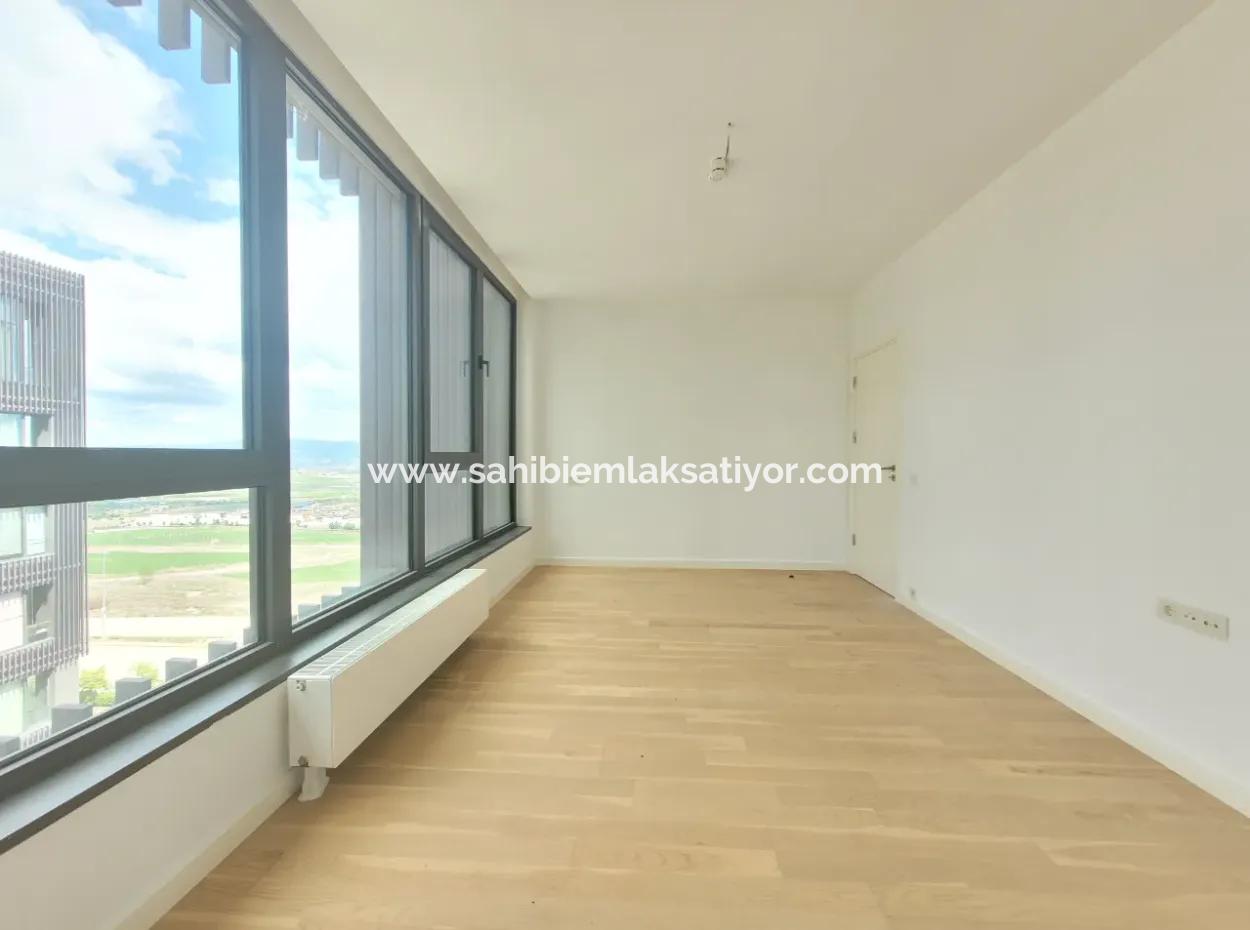 5,5+1 Duplex 5Th Floor Tenantless Apartment With Landscape View For Sale In İncek Loft Complex