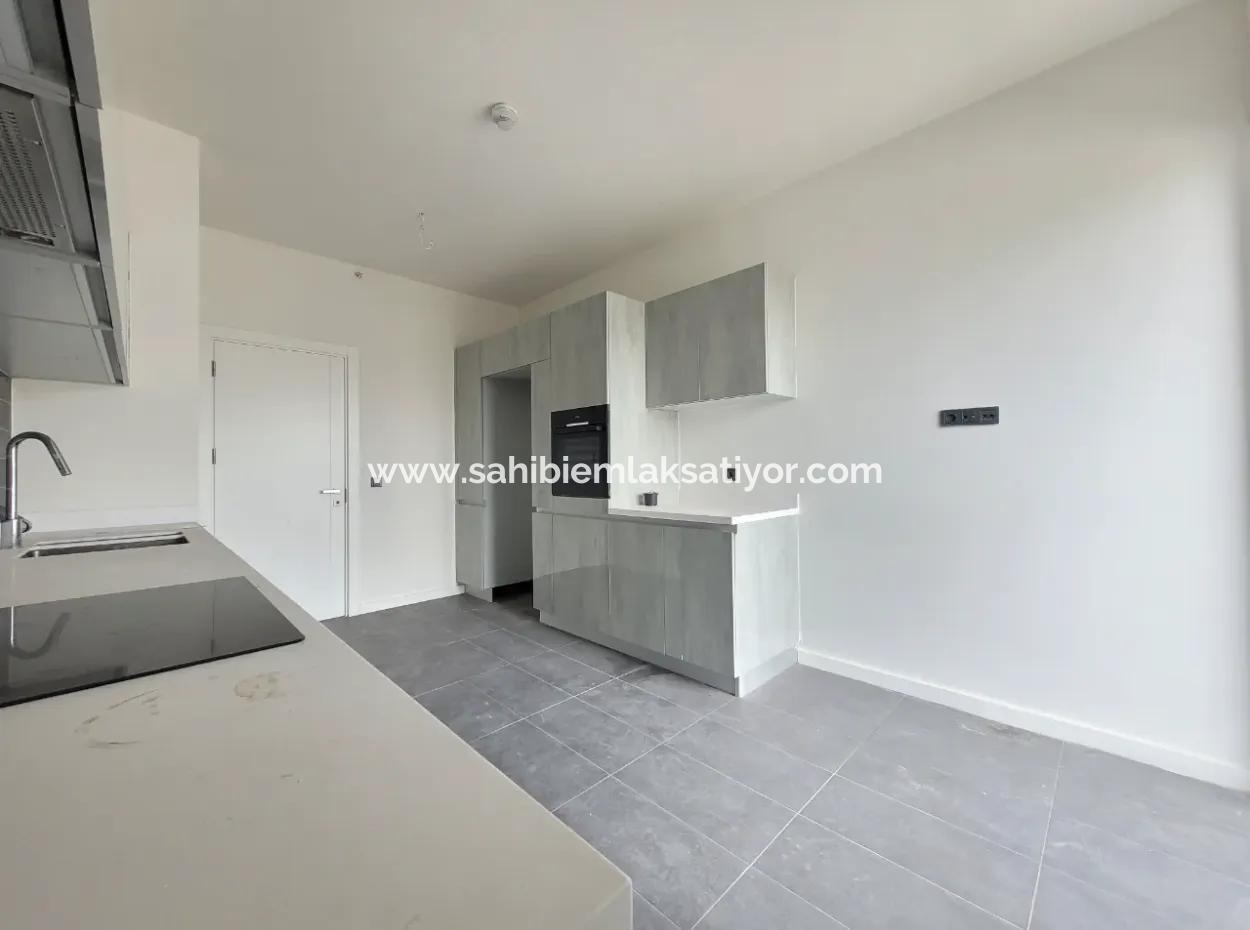 110 M2 2+1 3St Floor Tenantless Apartment For Sale In Beytepe İncek Bulvar Loft Complex