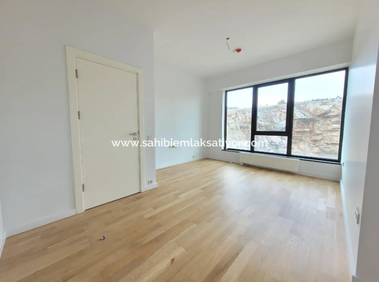 Vacant İncek Loft For Sale 2+1 Duplex City View 1St Floor Apartment