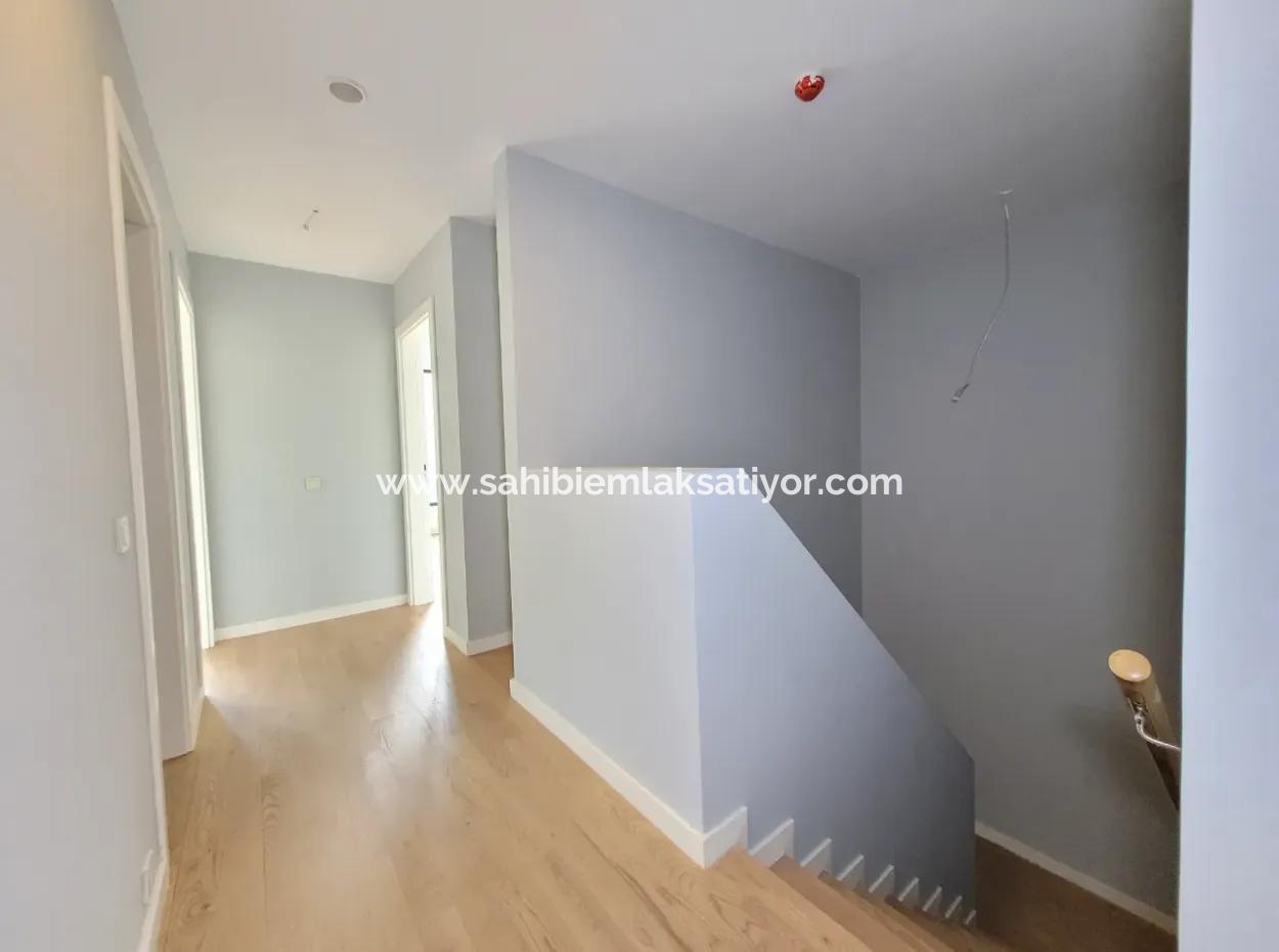 Empty İncek Loft 3+1 Garden Duplex Landscape View Apartment For Sale In Gölbaşı - Ankara -Turkey