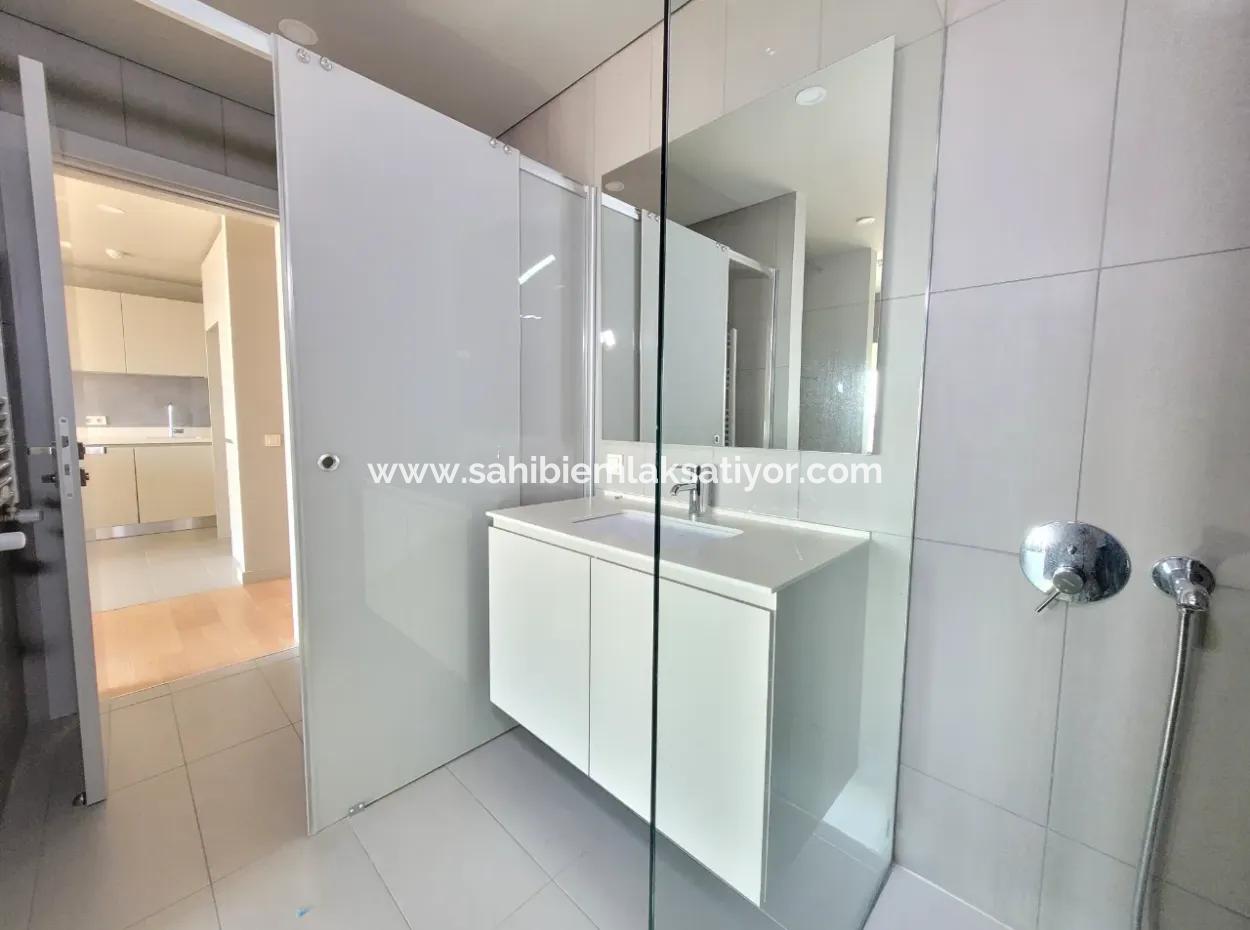 Empty İncek Loft 1+1  11Th Floor Apartment With Lake View For Rent