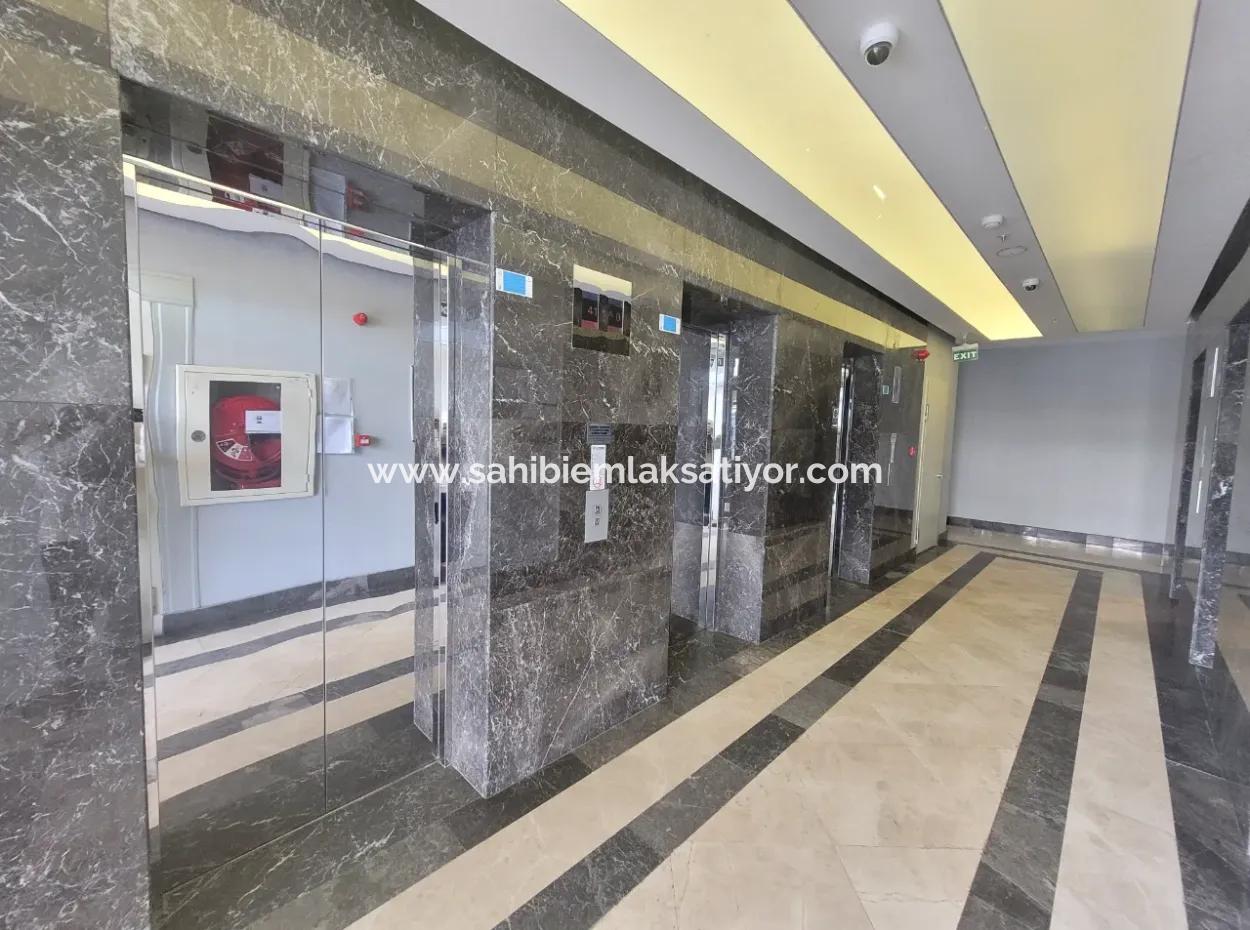Vacant Luxury Furnished İncek Prestige  18Th Floor Apartment For Rent 1+1 62 M²