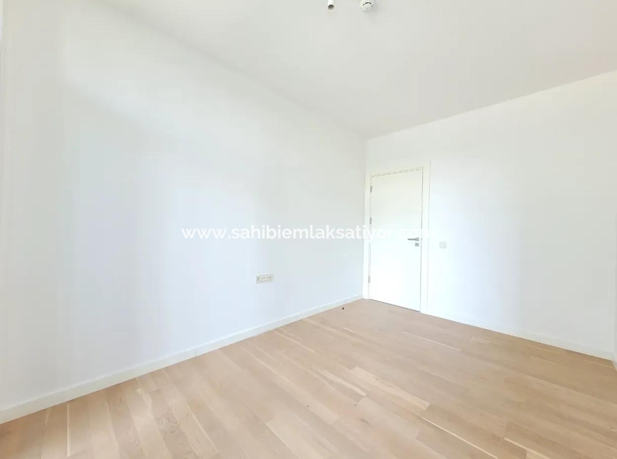 İncek Loft For Sale 3.5+1 140 M² 3Rd Floor Landscape Facade Apartment