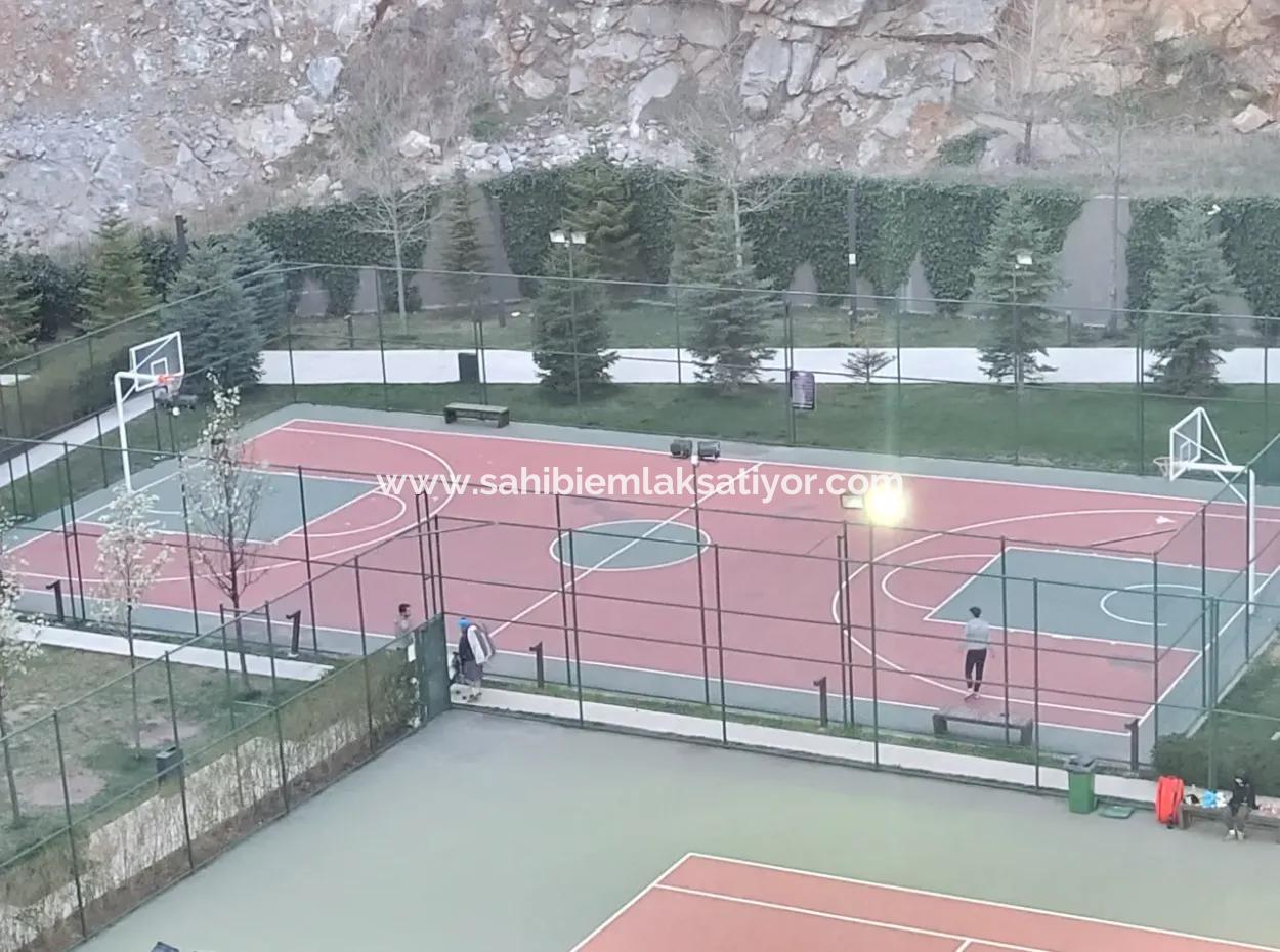 Vacant İncek Loft For Sale 1+1 2Nd Floor Apartment With Lake View