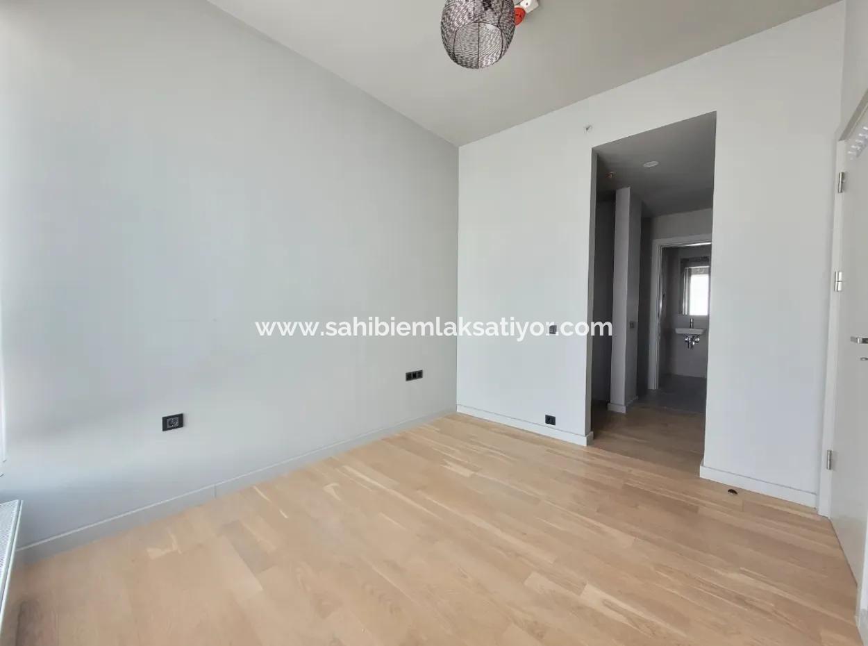 İncek Loft 1+1 14Th Floor Apartment With City View For Rent