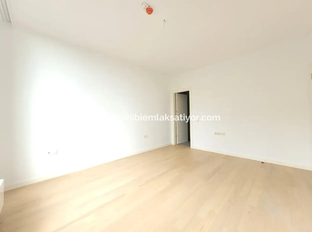 Empty İncek Loft For Sale Terrace 4+1 Mogan View 146 M² 1St Floor Apartment