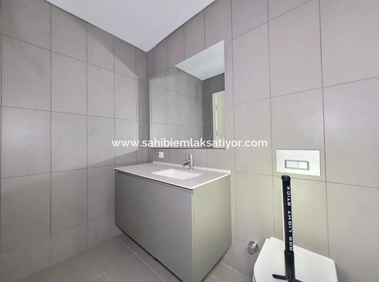 Empty İncek Loft For Sale Terrace 4+1 Mogan View 146 M² 1St Floor Apartment