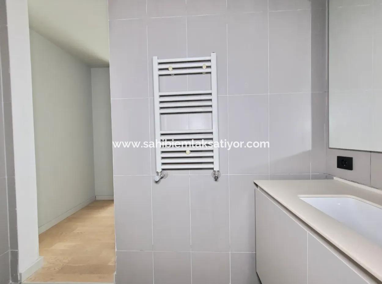 İncek Loft For Sale 1+1 City View 8Th Floor Apartment