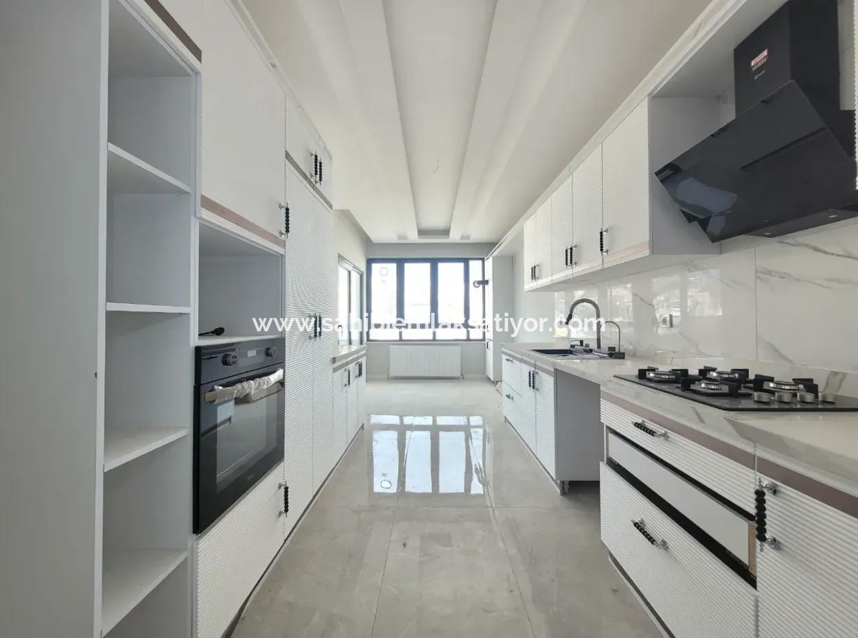 Suitable For Citizenship Luxury 200 M² Apartment For Sale On An Intermediate Floor With Park View In Bahçelievler Neighborhood, Gölbaşı, Ankara,