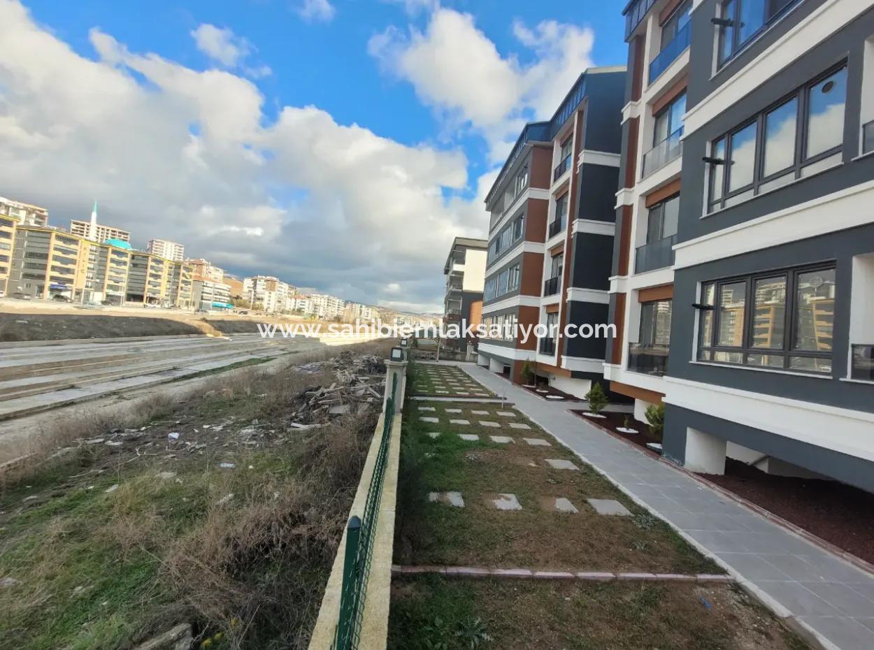 Suitable For Citizenship Luxury 200 M² Apartment For Sale On An Intermediate Floor With Park View In Bahçelievler Neighborhood, Gölbaşı, Ankara,