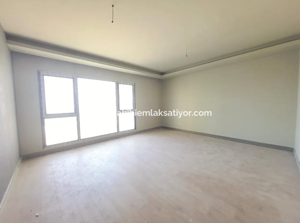 Zero City İncek For Sale 3+1 Landscape View 124 M2 3Rd Floor Flat Hacılar Neighborhood Gölbaşı Ankara