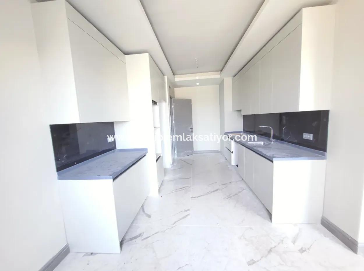 Zero City İncek For Sale 3+1 Landscape View 124 M2 3Rd Floor Flat Hacılar Neighborhood Gölbaşı Ankara