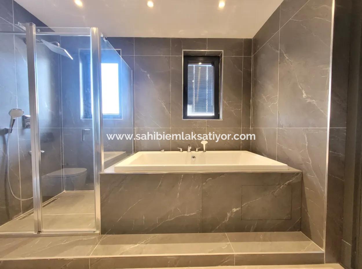 Luxury Duplex Villa For Sale On 730 M² Plot In İncek 4+2 İncek Mahallesi Gölbaşı Ankara Turkey