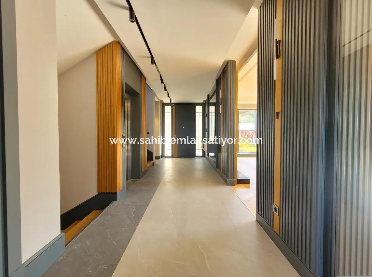 Luxury Duplex Villa For Sale On 730 M² Plot In İncek 4+2 İncek Mahallesi Gölbaşı Ankara Turkey
