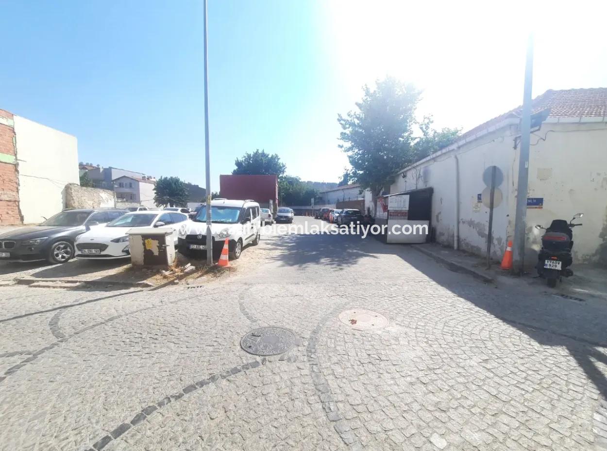 80 M² Chimney Shop For Rent In Çanakkale Bazaar