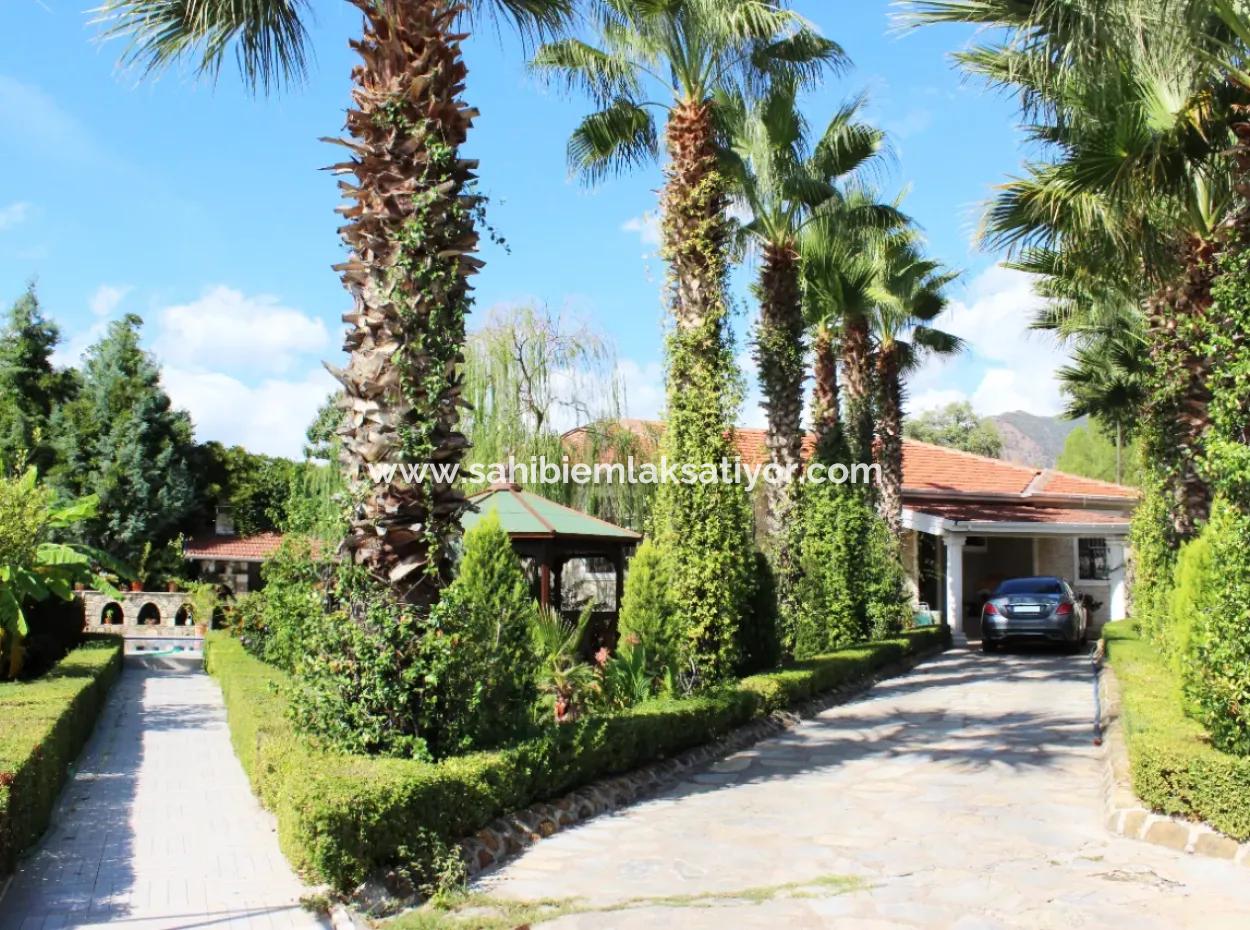 Luxury Villa With Pool In 1458 M² Land For Sale In Köyceğiz