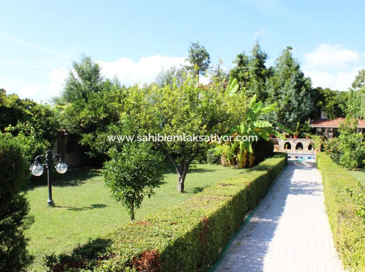 Luxury Villa With Pool In 1458 M² Land For Sale In Köyceğiz