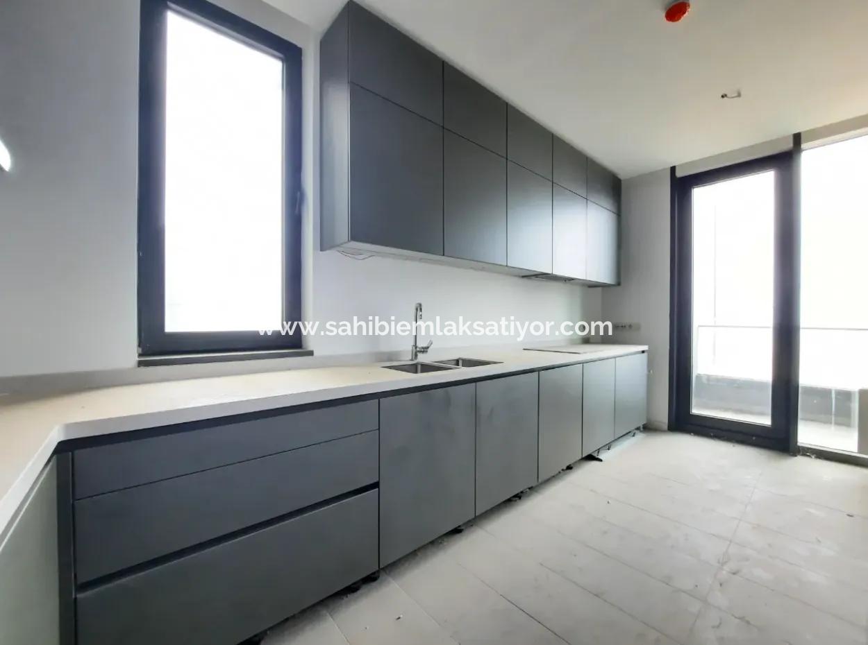 5,5+1 Duplex 2Th Floor Tenantless Apartment With Landscape View For Sale In İncek Loft Complex