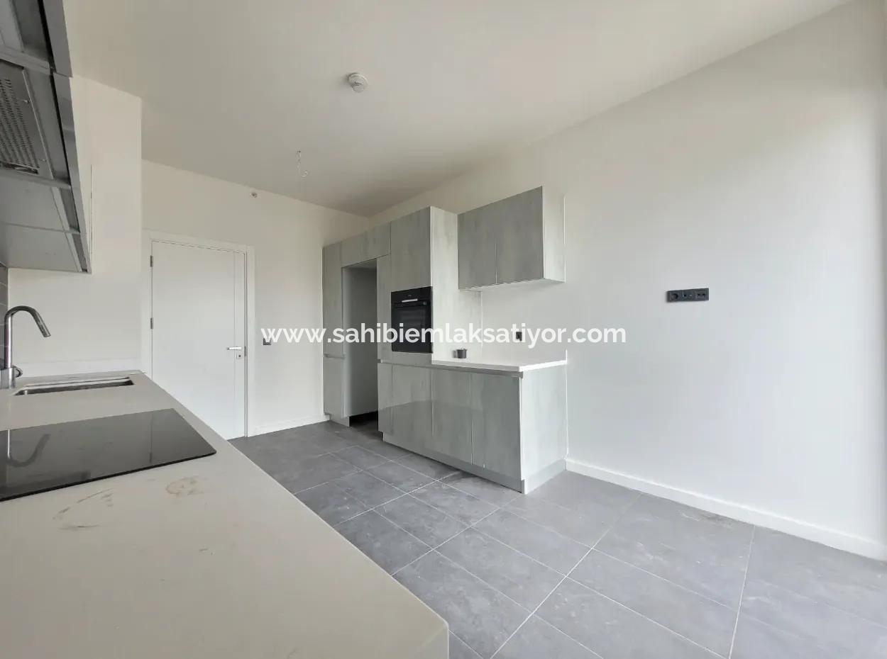 110 M2 2+1 6St Floor Tenantless Apartment For Sale In Beytepe İncek Bulvar Loft Complex