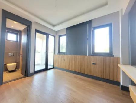 Luxury Duplex Villa For Sale On 730 M² Plot In İncek 4+2 İncek Mahallesi Gölbaşı Ankara Turkey