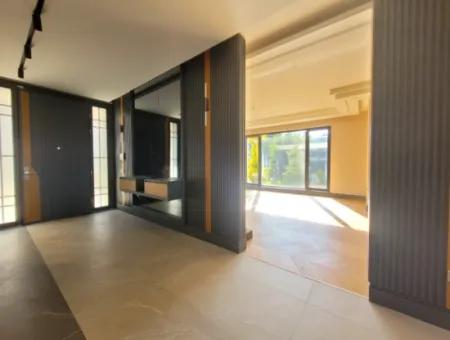 Luxury Duplex Villa For Sale On 730 M² Plot In İncek 4+2 İncek Mahallesi Gölbaşı Ankara Turkey