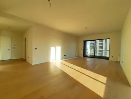 3+1 130 M² 17Rd Floor South Facing Apartment For Sale In Beytepe İncek Bulvar Loft Complex