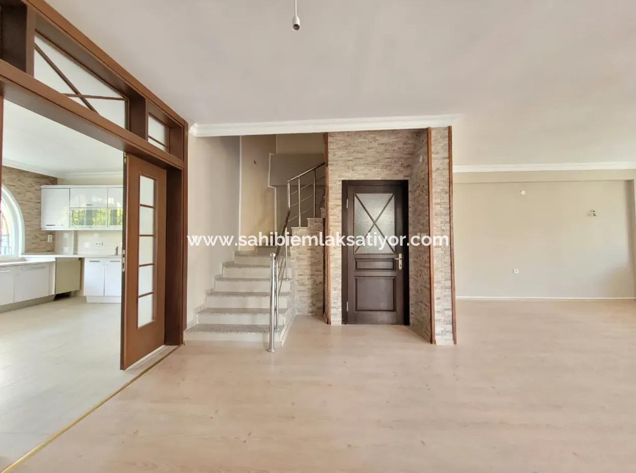 Bilkent 3 Ufuk Sitesi Yanında Caner Sitesinde Kiralık Lüks 6+2 Villa