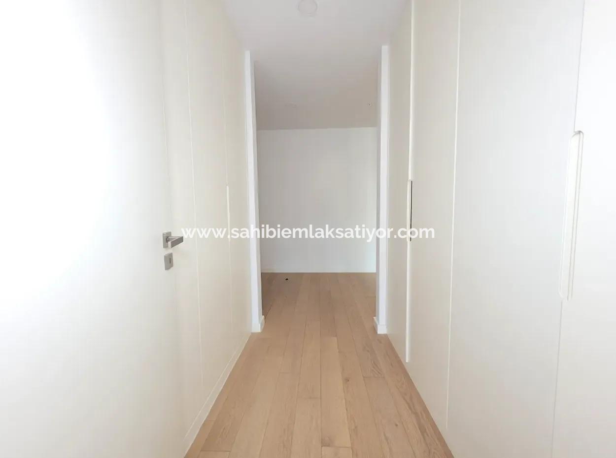 İncek Loft Satılık 2,5+1 Peyzaj Manzaralı 1.Kat Daire