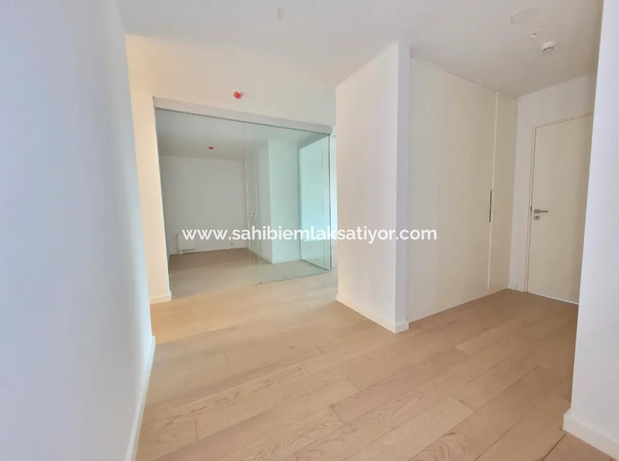 Boş Krediye Uygun İncek Loft Satılık 2,5+1 Peyzaj Manzaralı 1.Kat Daire