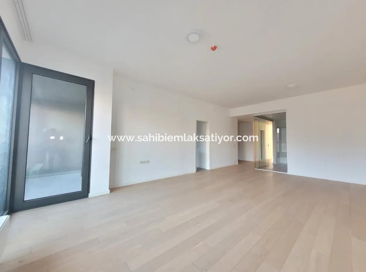 Boş Krediye Uygun İncek Loft Satılık 2,5+1 Peyzaj Manzaralı Kiracısız 2.Kat Daire