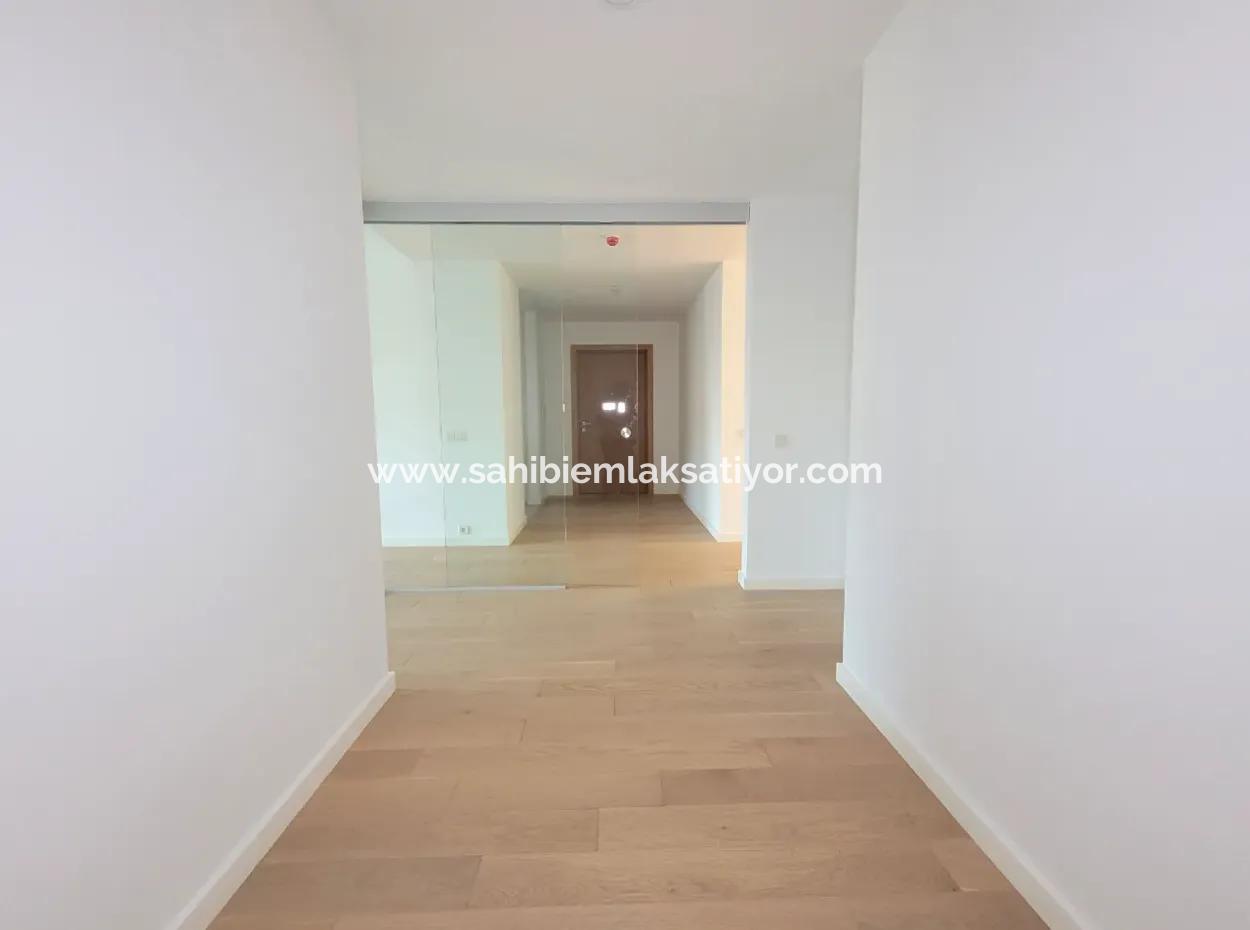 İncek Loft Satılık 2,5+1 Peyzaj Manzaralı Kiracısız 3.Kat Daire
