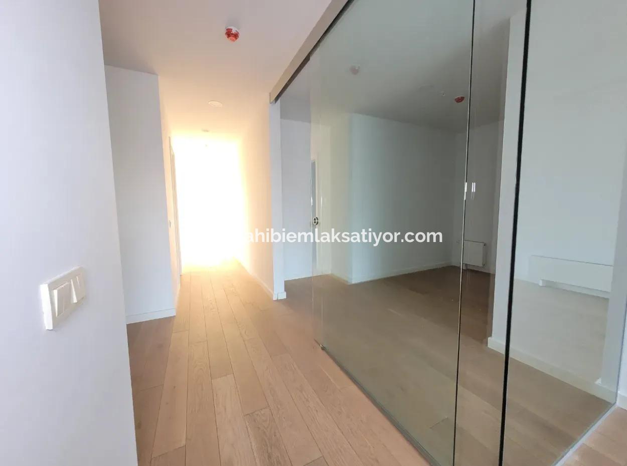 İncek Loft Satılık 2,5+1 Peyzaj Manzaralı Kiracısız 3.Kat Daire