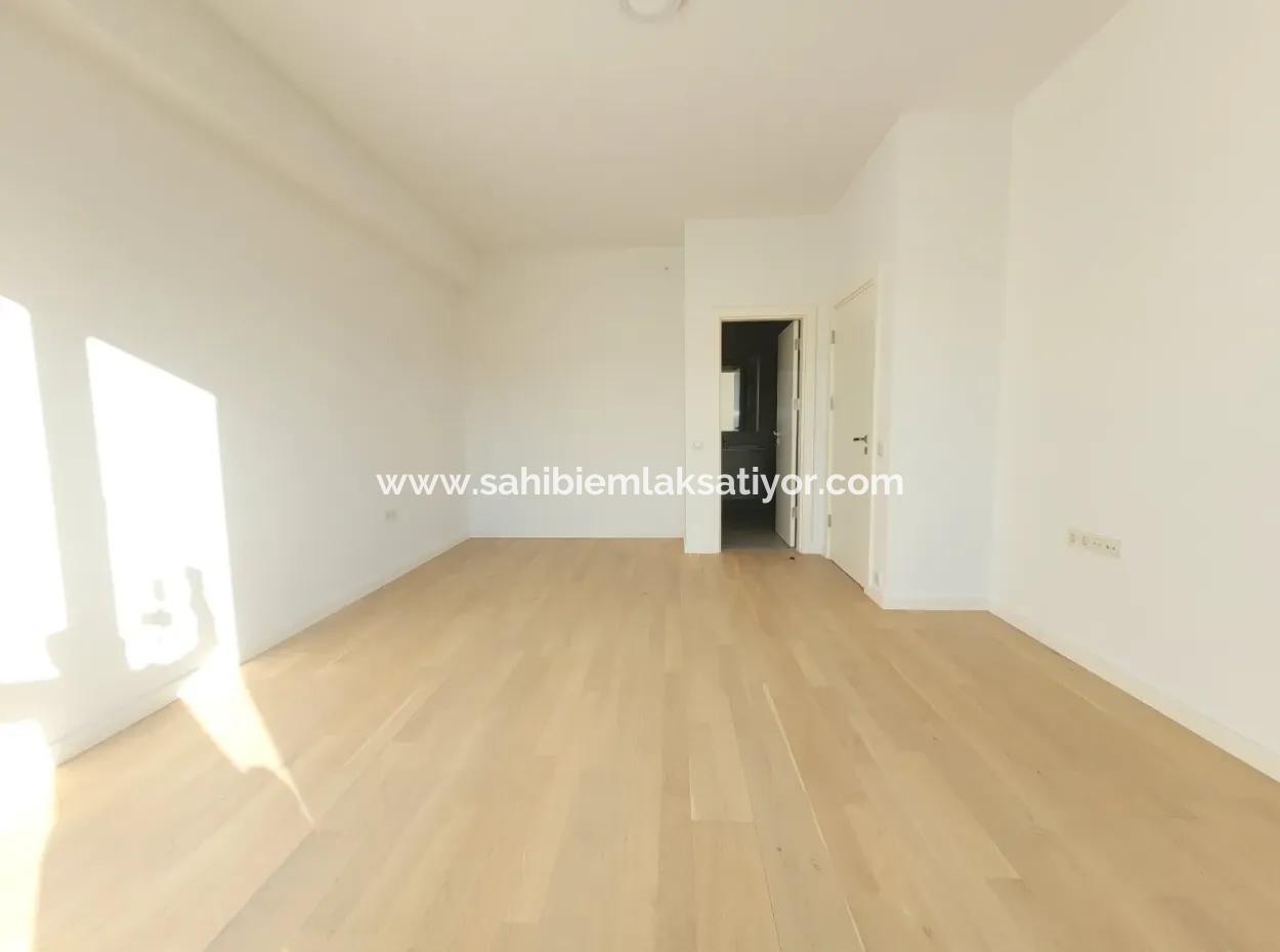 İncek Loft Satılık 2,5+1 Peyzaj Manzaralı Kiracısız 3.Kat Daire