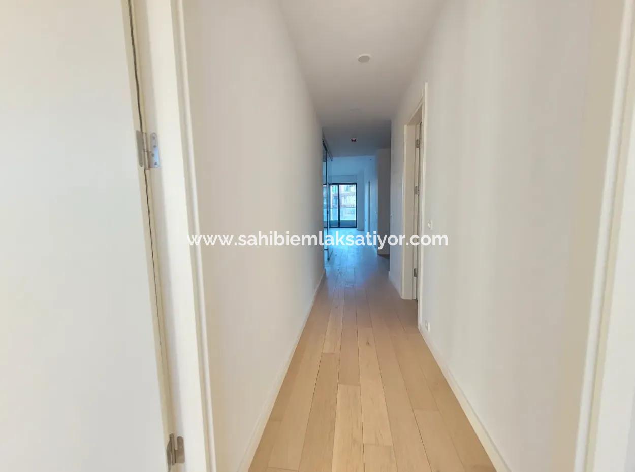 İncek Loft Satılık 2,5+1 Peyzaj Manzaralı Kiracısız 3.Kat Daire