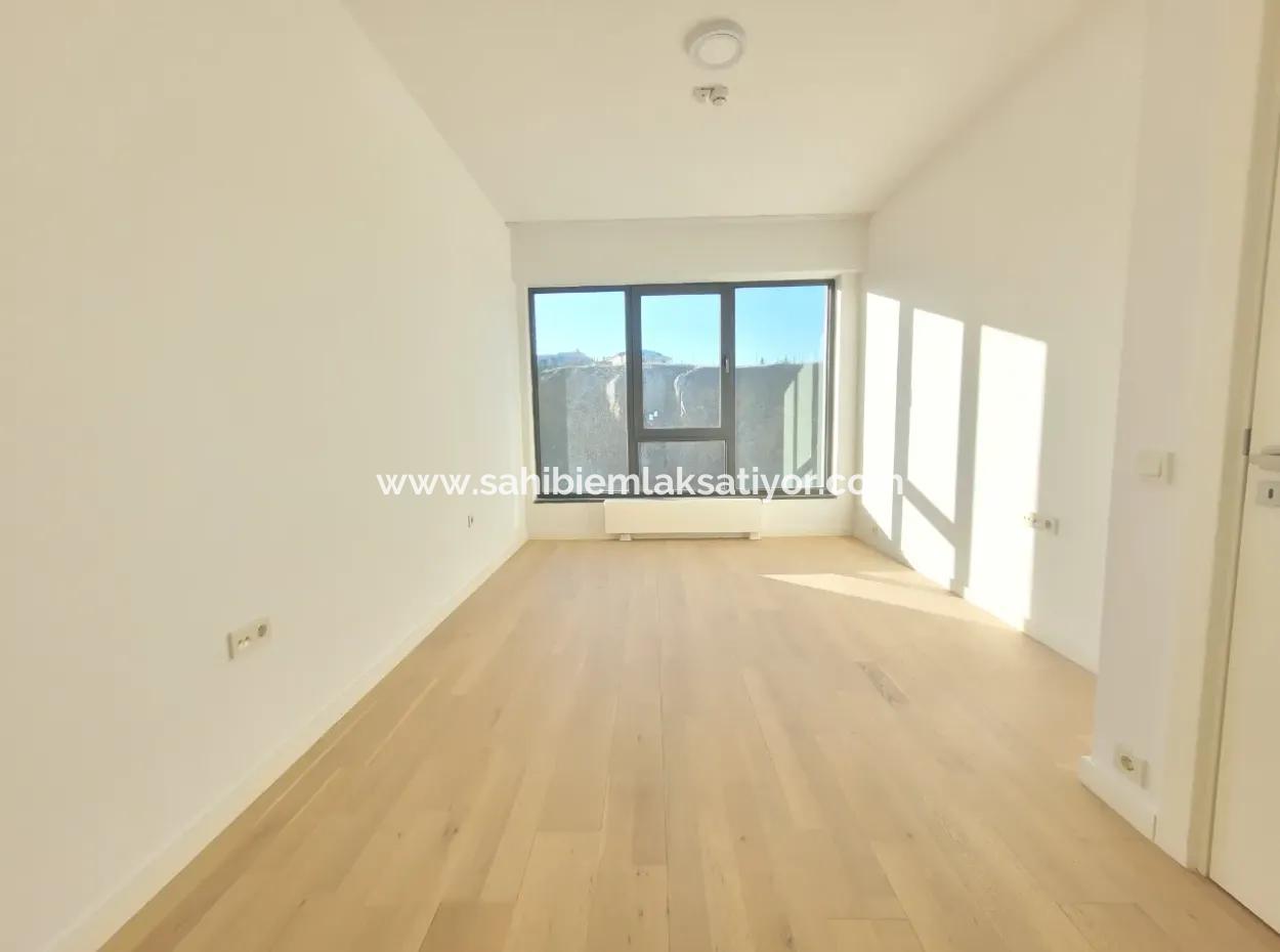 Boş Krediye Uygun İncek Loft Satılık 2,5+1 Peyzaj Manzaralı Kiracısız 2.Kat Daire