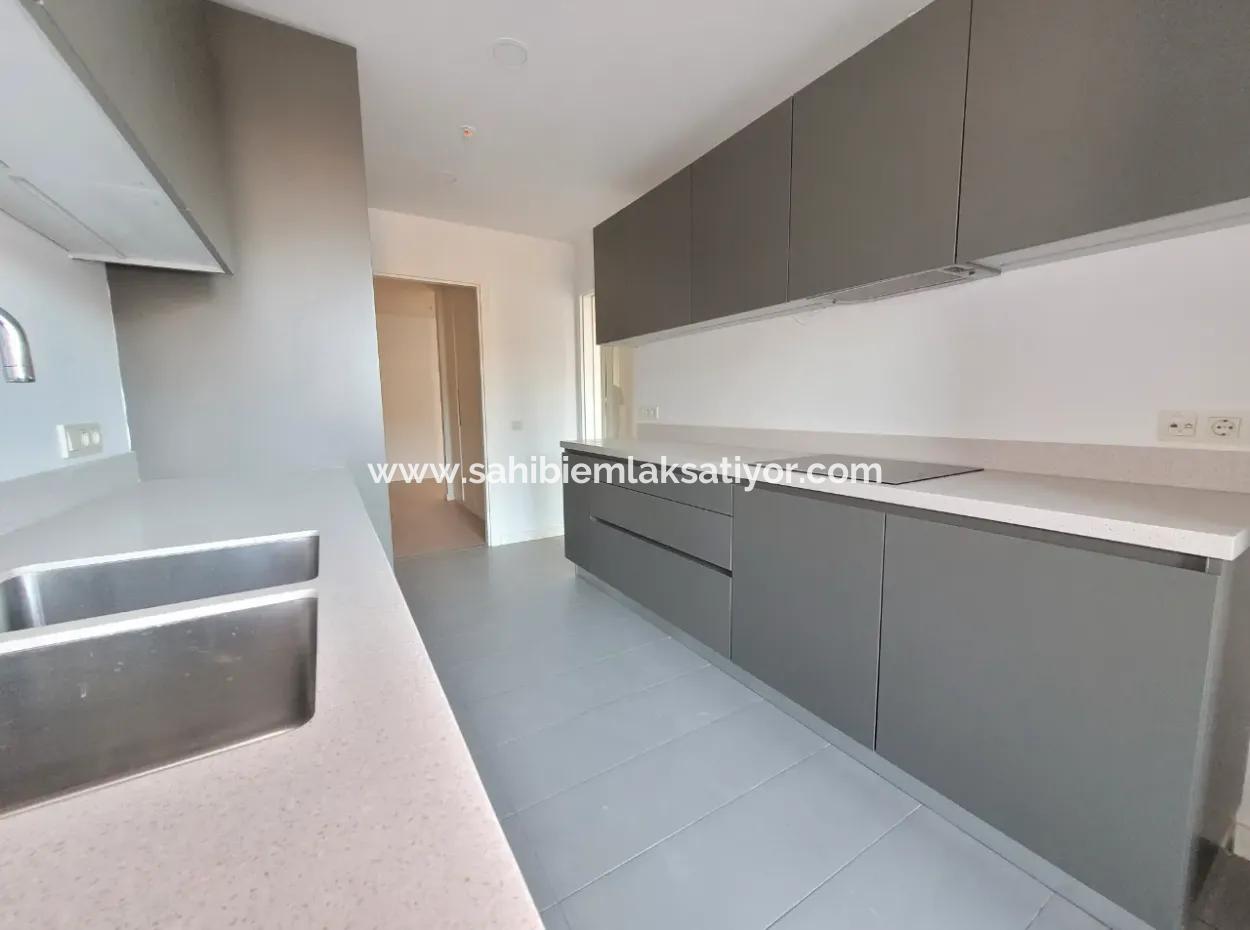 İncek Loft Satılık 2,5+1 Peyzaj Manzaralı Kiracısız 3.Kat Daire